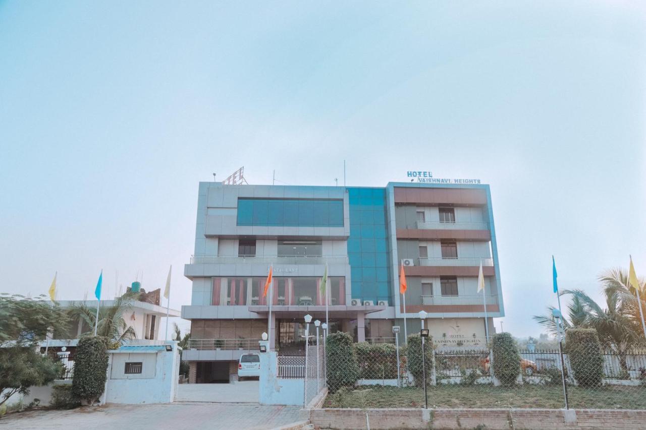 Hotel Vaishnavi Heights Aurangabad  Exterior photo