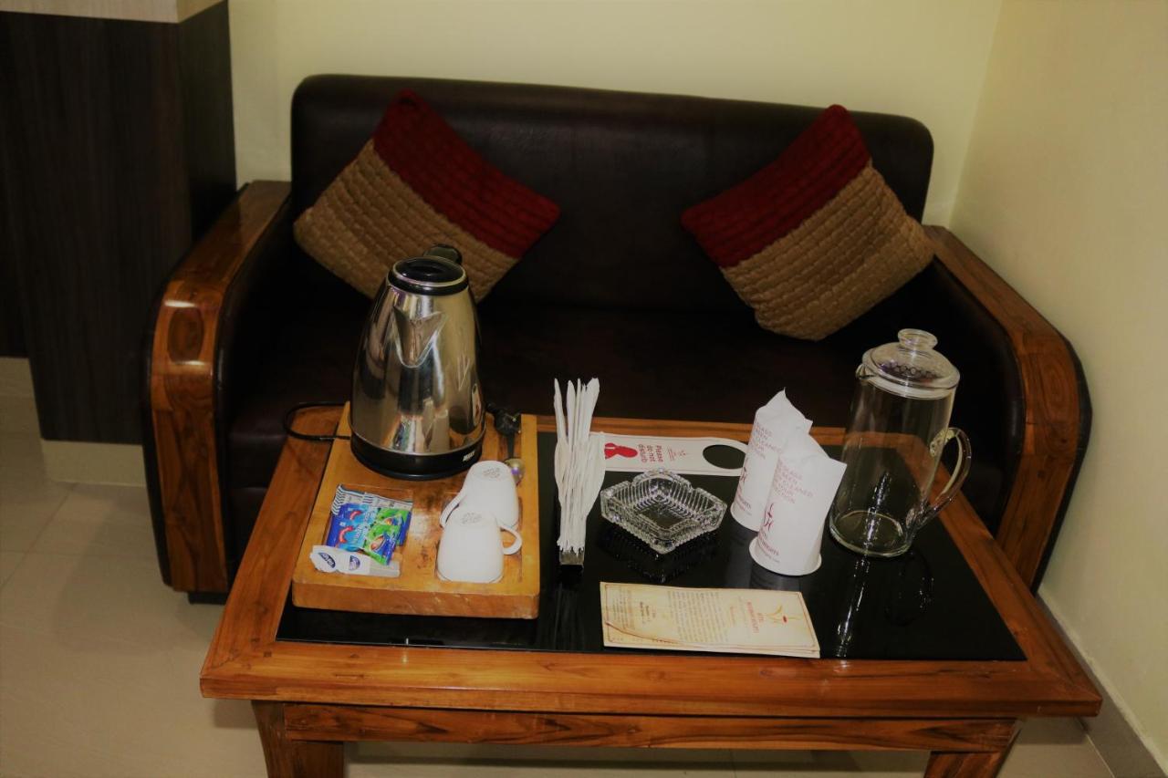 Hotel Vaishnavi Heights Aurangabad  Exterior photo