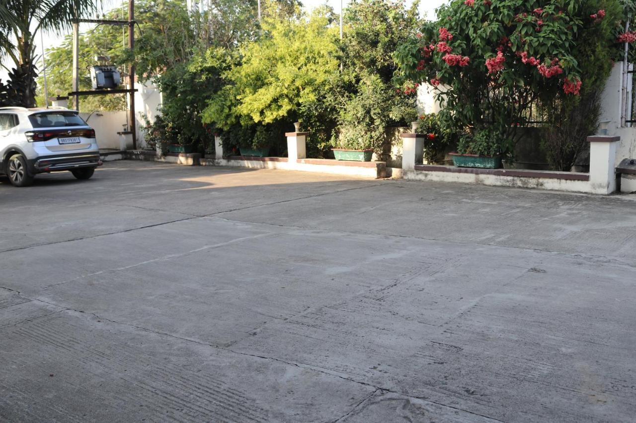Hotel Vaishnavi Heights Aurangabad  Exterior photo
