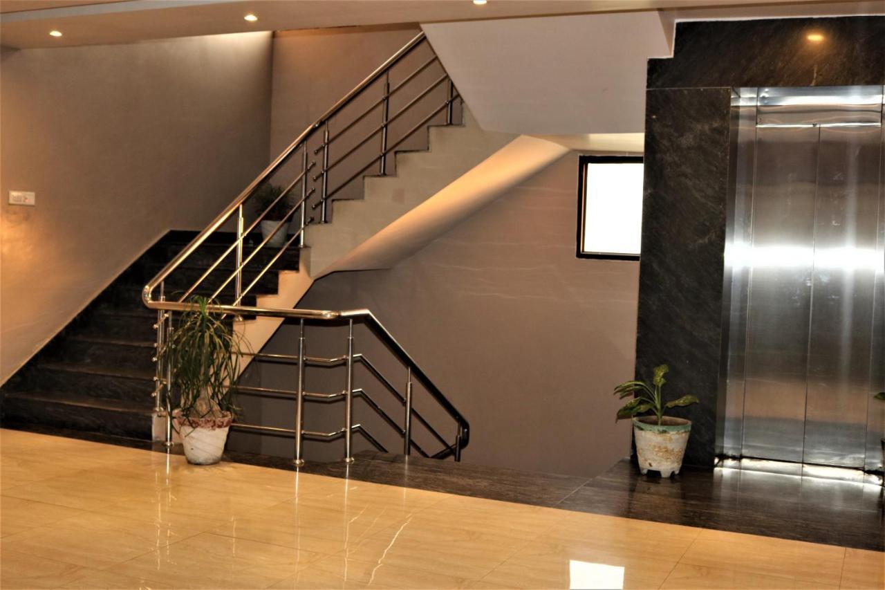 Hotel Vaishnavi Heights Aurangabad  Exterior photo